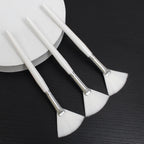 Fan applicator brush — White Penholder White Hair; 1 fan applicator brush
