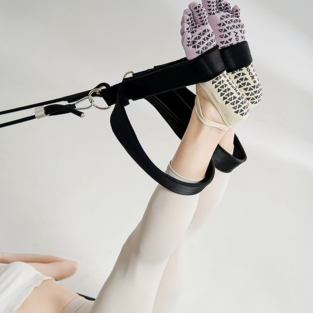 Full-toe studio grip socks — supplier detail and usage photo