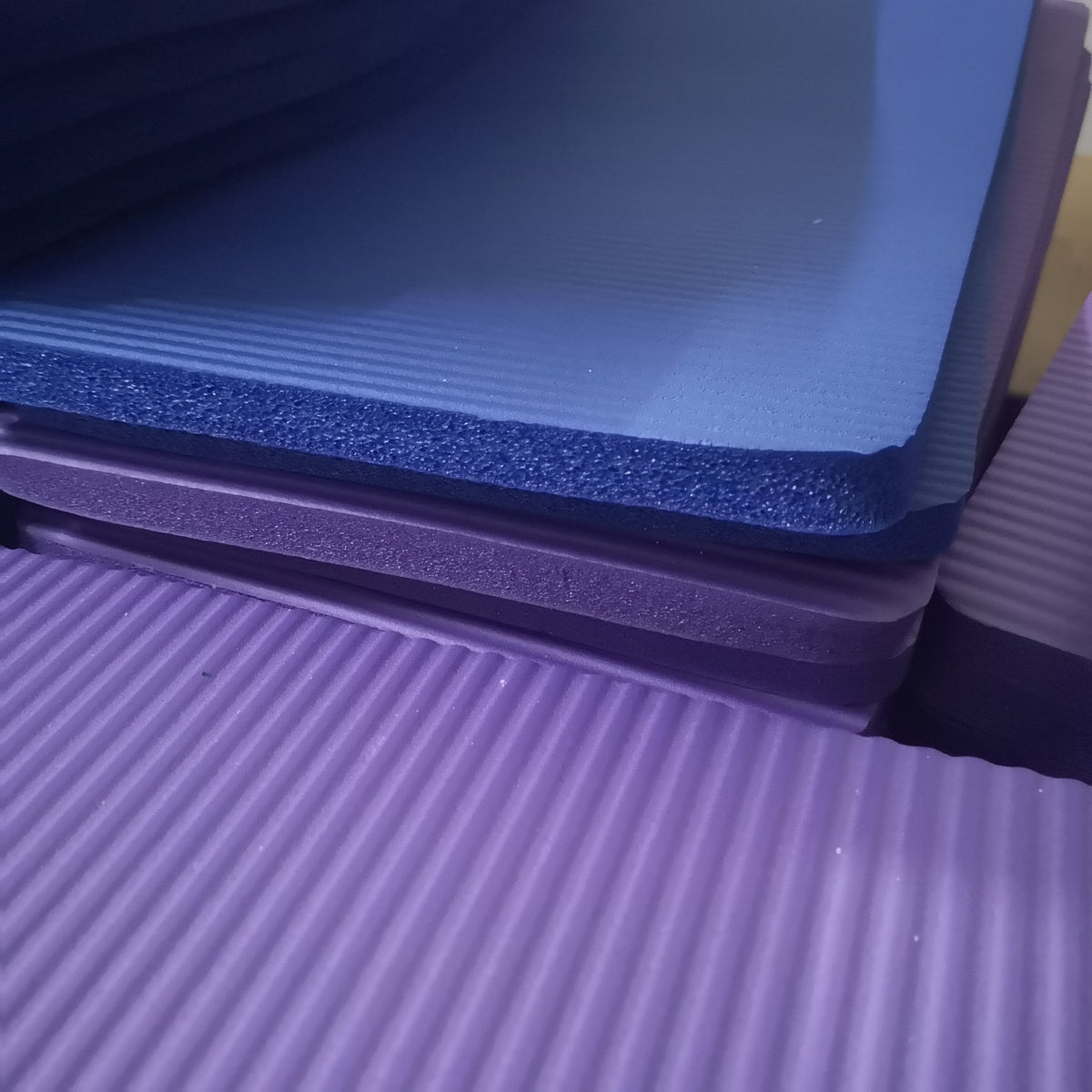 Cushioned practice pad — supplier detail and usage photo