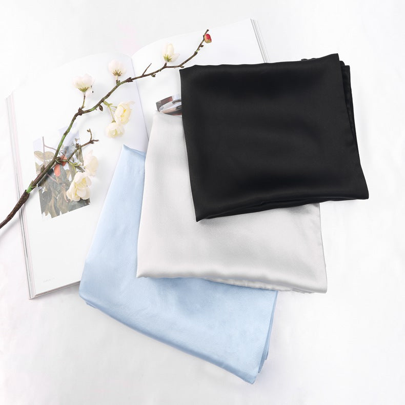 Smooth bedtime pillowcase — supplier detail and usage photo