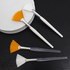 Fan applicator brush — supplier detail and usage photo