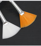 Fan applicator brush — supplier detail and usage photo